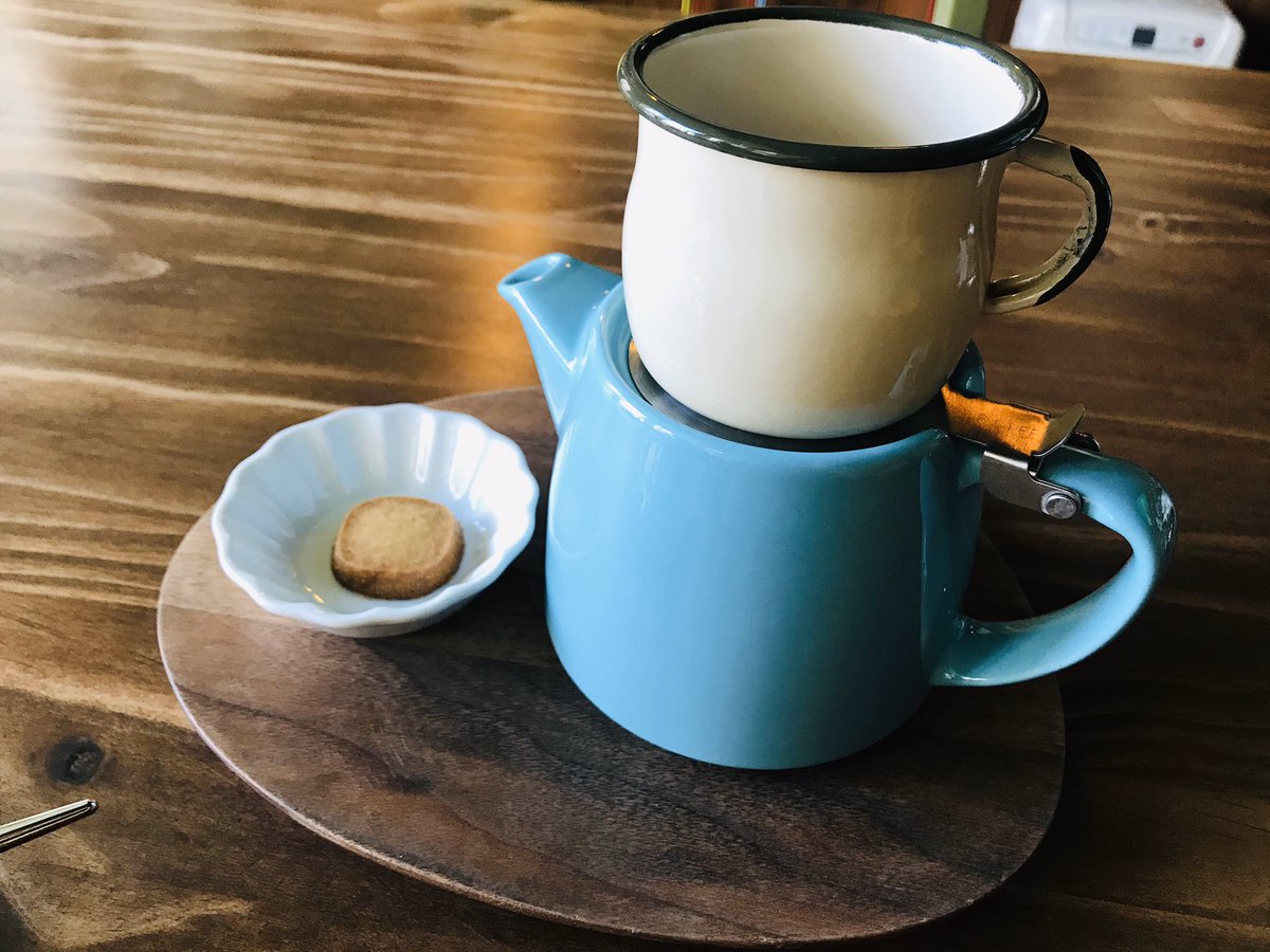 mini2254360's tweet photo. During all these chaotic nothing could sooth ones soul with a sweet #Rime #apple #tart and a pot of hot #milk #tea Goaway #coronavirus  Virus 🦠😤🇹🇼 https://t.co/oIZ3YsHOkD