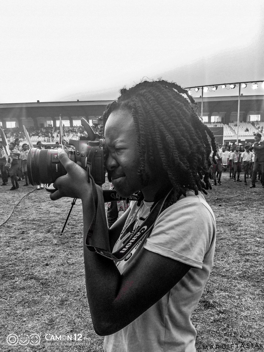 Margiftasia's tweet photo. Slides 1 & 2 are instruments.
3 and 4 are Monochrome of photographers.
#Bugist
#wop2020 https://t.co/8dnzb22fbt