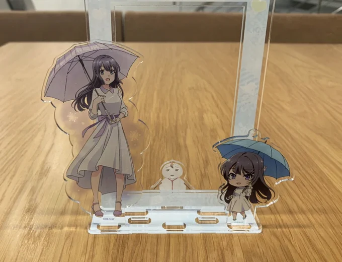 イベントグッズ情報「ランダムデフォルメアクリルチャーム」のご紹介イベントビジュアルをもとにしたデフォルメイラストがアクリルチャームに!ポストカードセットのスタンドにも立てられます▼LVチケット▼イベント詳細青ブタ 