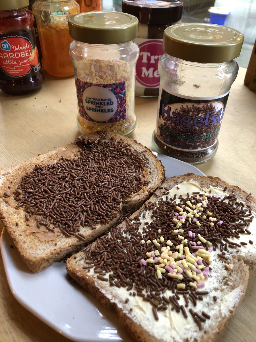 How to kickstart your day! 🥳 #hagelslag #partyonyourplate #dutchbreakfast #freebreakfast #hostelbreakfast #hostellife #rotterdam roomrotterdam.nl