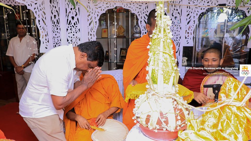 OlympicLK's tweet image. @OlympicLK  celebrates its annual religious event of Pirith Chanting Ceremony held in the Olympic House. Athletes, National Federations, stakeholders, and well-wishers were part of the blessing ceremony.

#NOCSL #Pirith #Chanting #AlmsGiving #ReligiousFucntion #OdeTemple