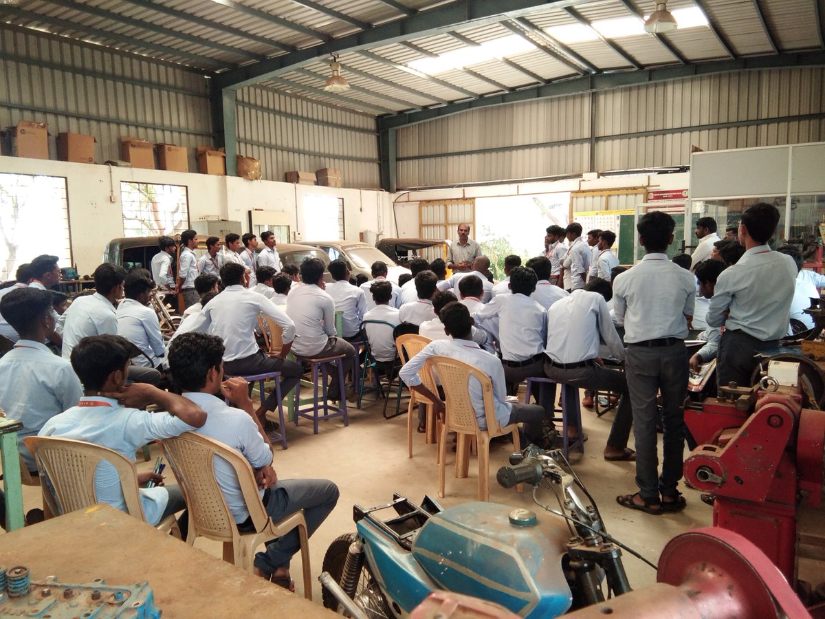 AcademyMathira's tweet photo. The right way to learn at a right place. #NDT Awareness class is taken for Automobile engg department students at Arulmigu Senthil Andavar poly college, Tenkasi.

MATHIRA TRAINING CENTRE, 
Main Road, Near Railway Gate,
Pavoorchatram, Tenkasi
Cell: 8778226046
#tenkasidistrict #ndt https://t.co/MeAiHaACMB