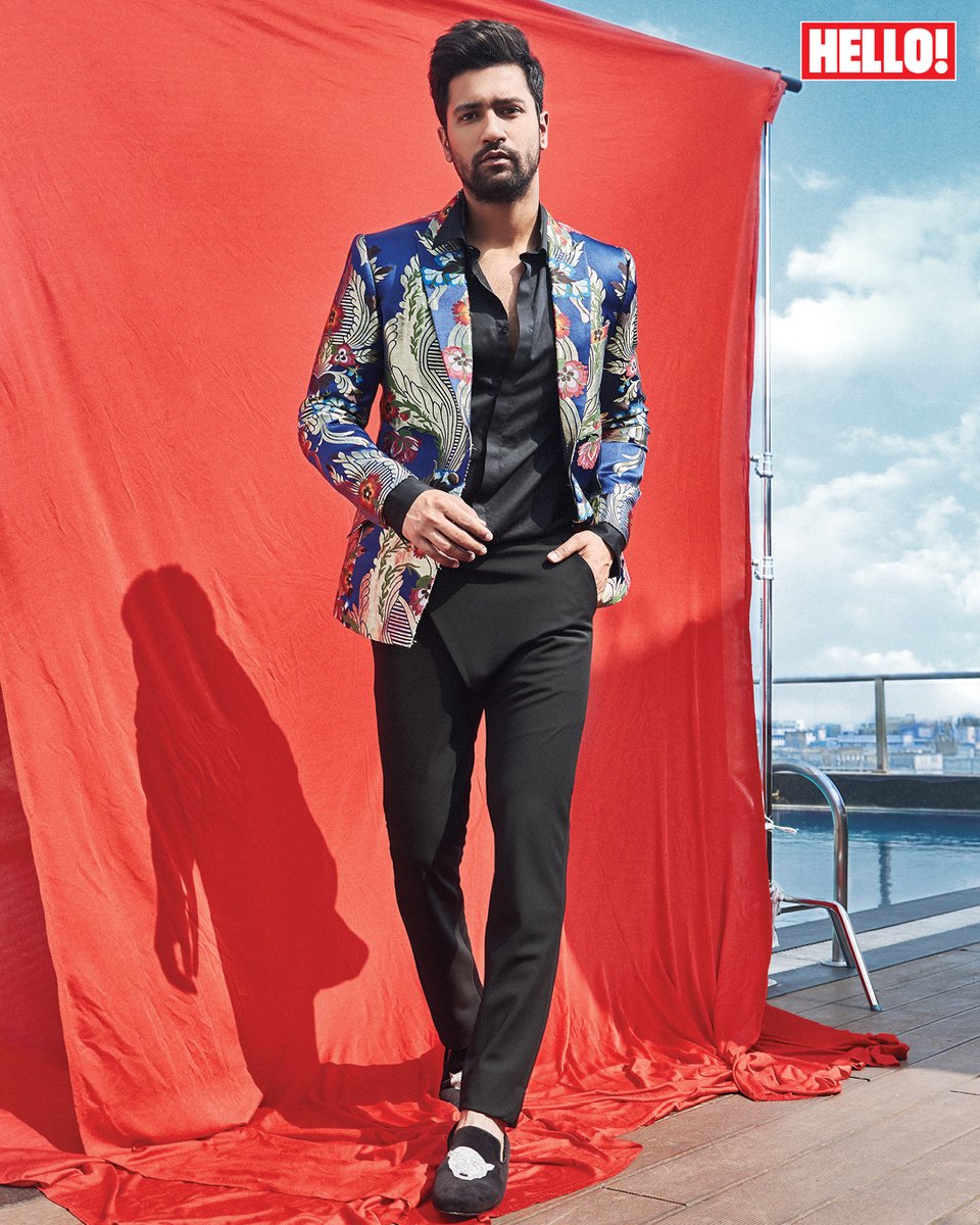 HELLOmagIndia's tweet photo. @vickykaushal09 is suited up in a brocade jacket, a double collated shirt paired with wool trousers and a perfect pair of panther suede moccasins
#VickyKaushal #HELLOExclusive #HELLOMagIndia #HELLOFebruaryIssue #CoverStory https://t.co/CrL1rRAkCp