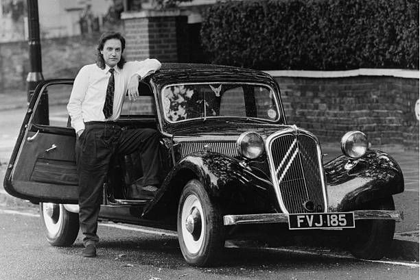 Jules .🎶🚗🛩🎸 on Twitter: "Happy Birthday Dave Davies 3RD February 1947,  is an English singer, songwriter and guitarist. He is the lead guitarist  and backing singer (occasionally singing lead) for English rock