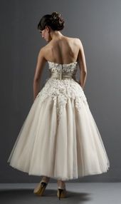 Short Wedding #Dresses  : Fashion is not about Size, It's an Attitude. Discover more chicwe.com - - youfashion.net/wedding/dress/…