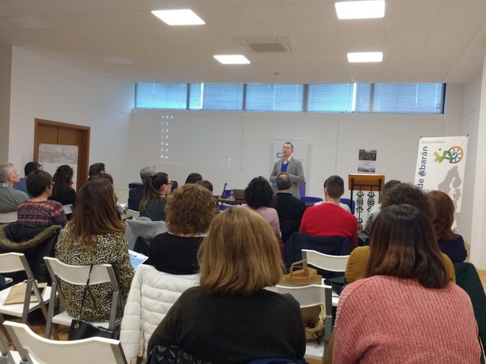 jcanohernandez's tweet photo. Además de la gran acogida que los participantes dieron a nuestro #ErasmusPlus @MusIntegrACCION, fue especialmente motivador compartir el día con muchos otros profesores de la @regiondemurcia apasionados por la #internacionalización de la #enseñanza. 
@sepiegob @Erasmus_Project https://t.co/7veBkXLAH0