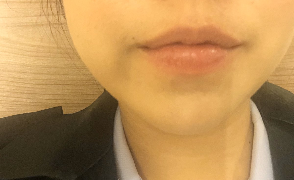 chawueang's tweet photo. Lip scrub ภูตะวัน 7-11 ราคา 80 บาท คือดีนะ ปากนุ่ม นี้ซื้อกลิ่นสตอ มา 
#รีวิวเซเว่น https://t.co/HSPfyc5Tg5