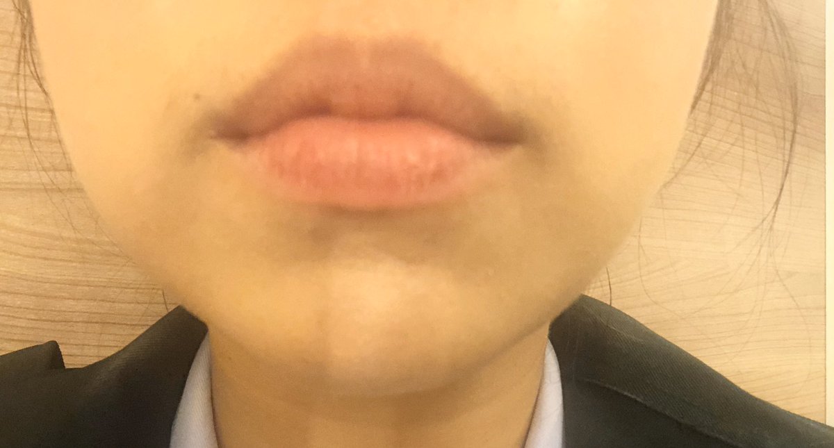 chawueang's tweet photo. Lip scrub ภูตะวัน 7-11 ราคา 80 บาท คือดีนะ ปากนุ่ม นี้ซื้อกลิ่นสตอ มา 
#รีวิวเซเว่น https://t.co/HSPfyc5Tg5