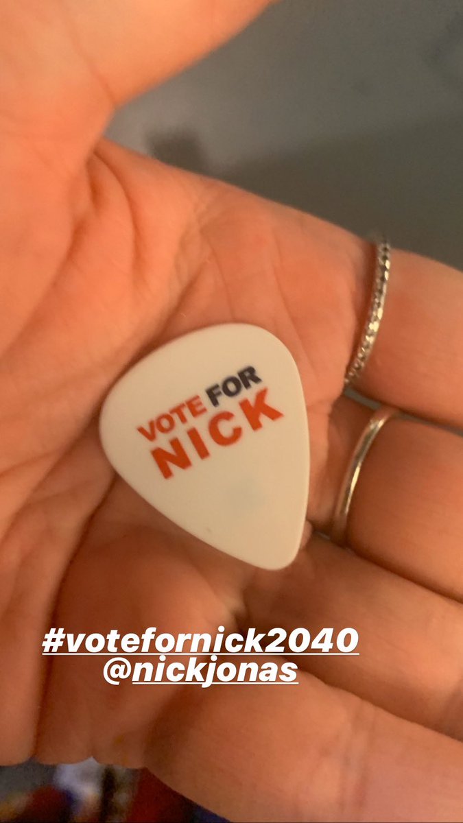 vickijh93's tweet photo. Soo happy Got @nickjonas pick #votefornick2040 nick j is off the chain !!!! #HappinessBeginsTourLondon https://t.co/iNwWP2fqBZ