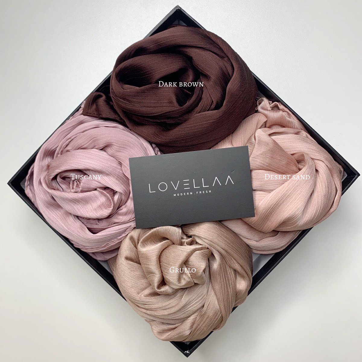 YayaAzman97's tweet photo. SHAWL✔
SHAWL DAHLIA
(MATERIAL: SATIN)
(SAIZ : PANJANG 1.8M)
(CODE: P08)
—————————————

*SHAWL DAHLIA*🧕🏻

RUNCIT

-1 helai RM20
-2 helai RM38
-3 helai RM55
*price exclude postage ‼️

—————————————

BORONG

Borong 10pcs = RM170
Borong 20pcs = RM210 https://t.co/0Vh3tx4JkJ