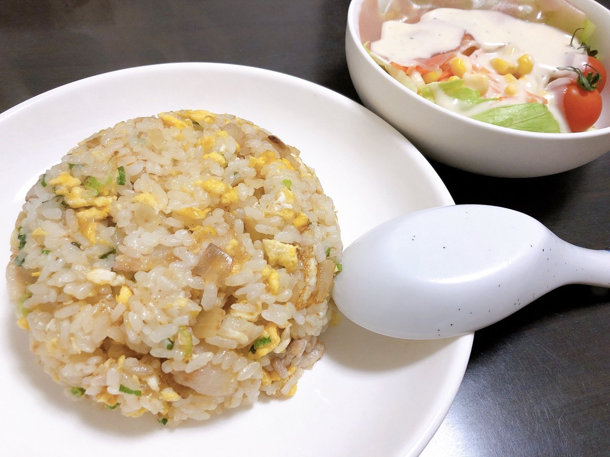 kanishior's tweet photo. おひるごはん☀️
それっぽくチャーハンが出来てしまって、それっぽく美味しかった😋 https://t.co/ZOy0uhxqRu