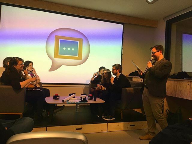 bavartdages's tweet photo. La semaine dernière, c’était la soirée d’enregistrements live de @microstockholm, et à cette occasion on a enregistré un grand jeu de Bulle d’Art avec des membres du public ! Une émission à réécouter dans notre flux de podcasts ! 
#art #artcontemporain #… https://t.co/0WWuC3Dsp5 https://t.co/MkzDmkJi4w