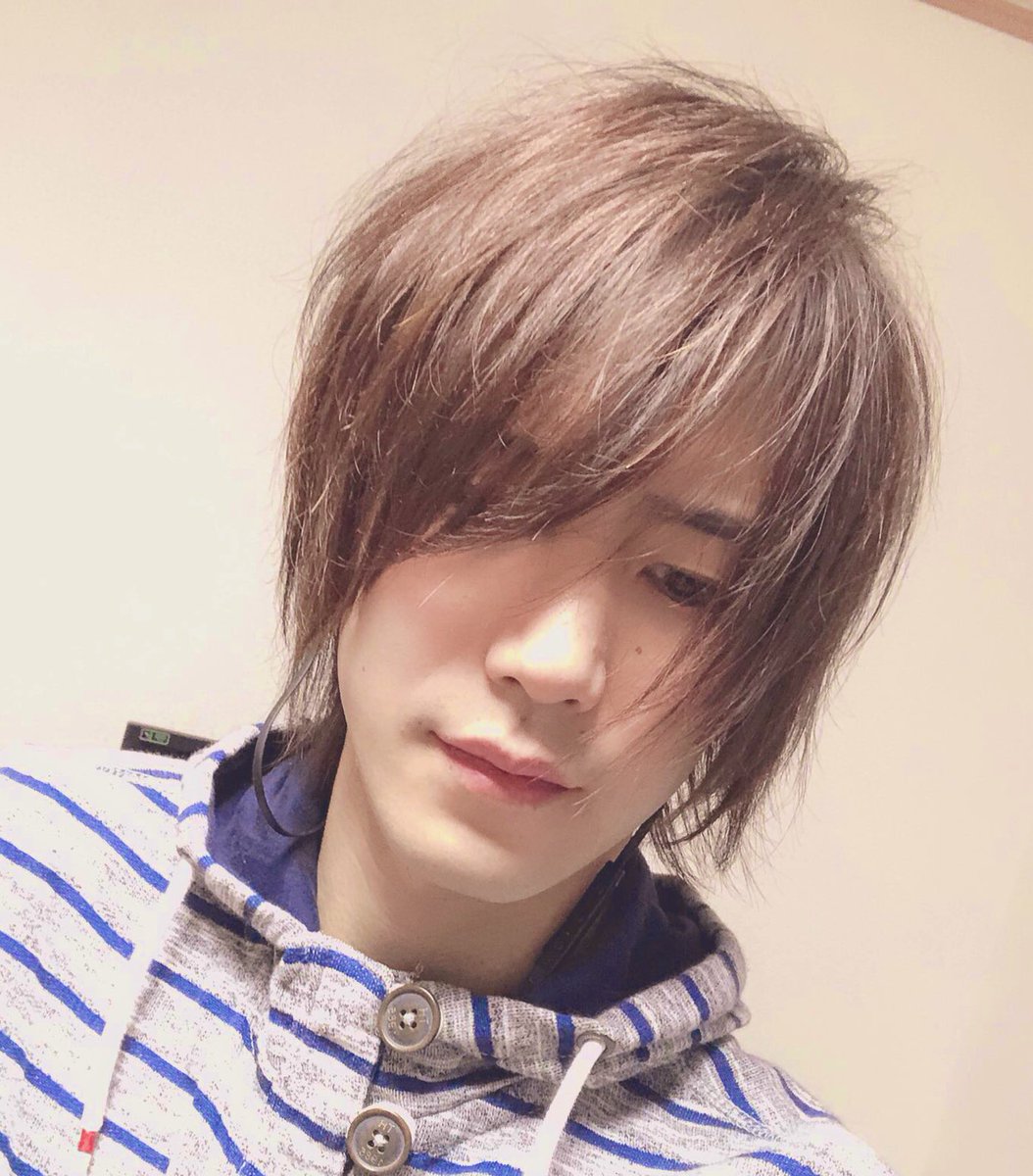 めーや Auf Twitter この時の髪色が一番良かったかなー もう傷んでいるのか しばらく髪染めてないのに若干茶色なんだよな 染めたいしパーマかけたいけど仕事上無理なのが悲しい めーや Auf Twitter この時の髪色が一番良かったかなー もう傷んでいるのか しばらく髪染めてないのに若干茶色なんだよな 染めたいしパーマかけたいけど仕事上無理なのが悲しい