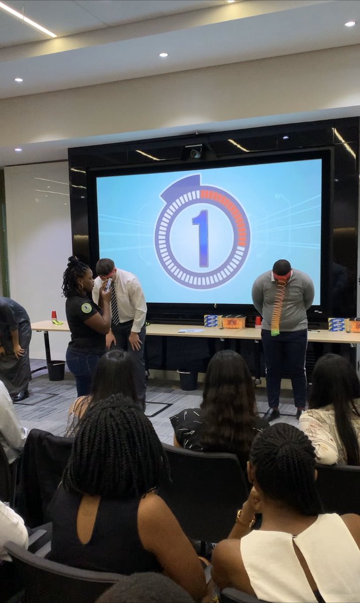 Charlnaidoo10's tweet photo. Day 2 of our new trainee induction kicked off this morning with a whole lot of fun, energy and laughs. @AbedYusuf #FunatEY #EYExperience #minutetowinit https://t.co/4WkYMSG0kS