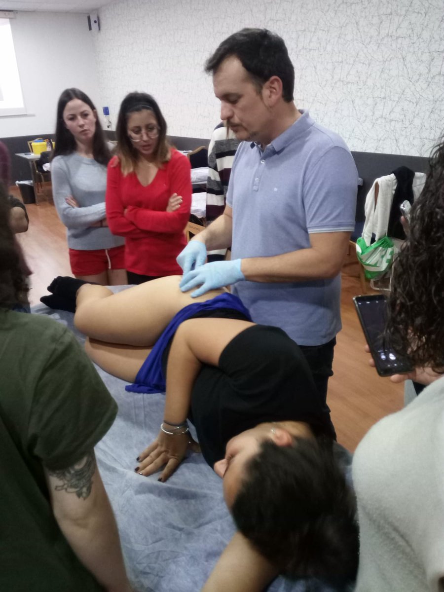 FISIOLMR's tweet photo. Comenzamos el año con el curso de Punción Seca en Granada!!! Gracias a todos los asistentes. Próximas ediciones en https://t.co/0VsxOmWQWj https://t.co/aM2afBm4YQ