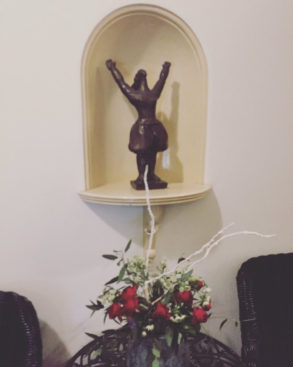 Astrologicalmu2's tweet photo. This appeared at the cafe in Kobe in front of me after the pink angel passionately talked 

"You miss what is given to you unless you open your heart and look up" https://t.co/KpOkNBaI1f