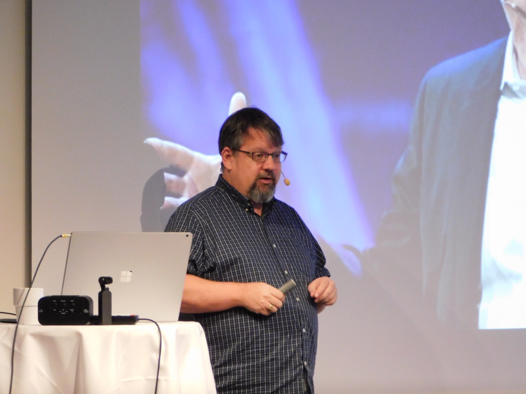 On stage <a href="/richcampbell/">Richard Campbell</a> talking about coming disruptions in development #Swetugg