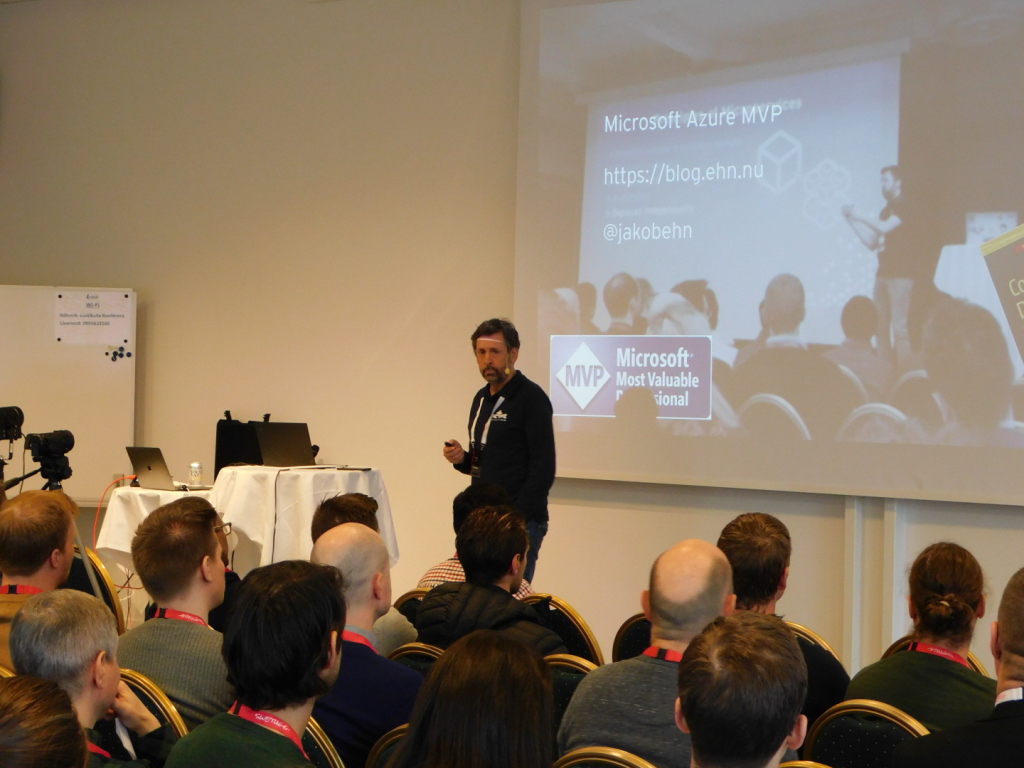 .<a href="/jakobehn/">Jakob Ehn</a> is showing us how to keep your builds green using docker #Swetugg