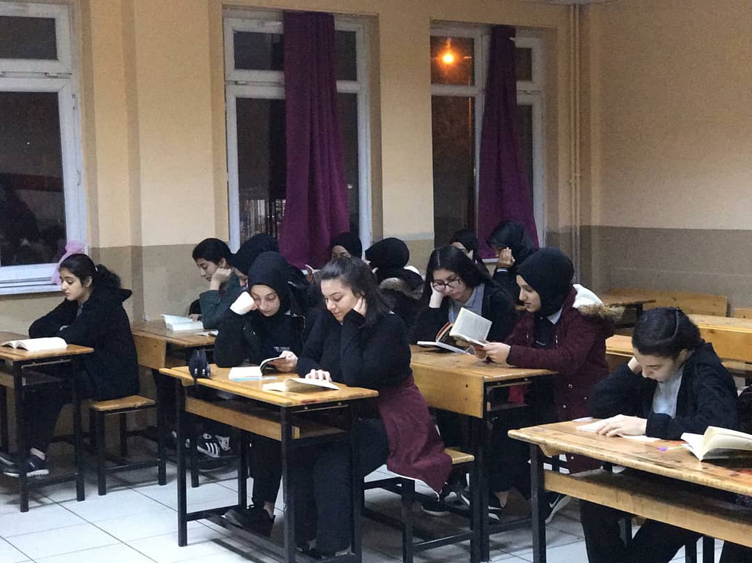 #Sultangaziokuyor
İlçe Müdürlüğümüzün projesi kapsamında eğitim öğretim yılı 2. dönemine kitap okuyarak başladık. <a href="/tcmeb/">Millî Eğitim Bakanlığı</a> <a href="/ziyaselcuk/">Ziya Selçuk</a>
@hmzaydg <a href="/yerlikayaali_34/">ali yerlikaya</a> <a href="/istanbulilmem/">İstanbul İl Millî Eğitim Müdürlüğü</a> <a href="/memleventyazici/">Levent Yazıcı</a>
<a href="/sultangazimem1/">Sultangazi İlçe Millî Eğitim Müdürlüğü</a> @2525Ibrahim
<a href="/avadursun/">Abdurrahman Dursun</a> <a href="/Snenehatunmtal/">sultangazi nene hatun mtal</a>