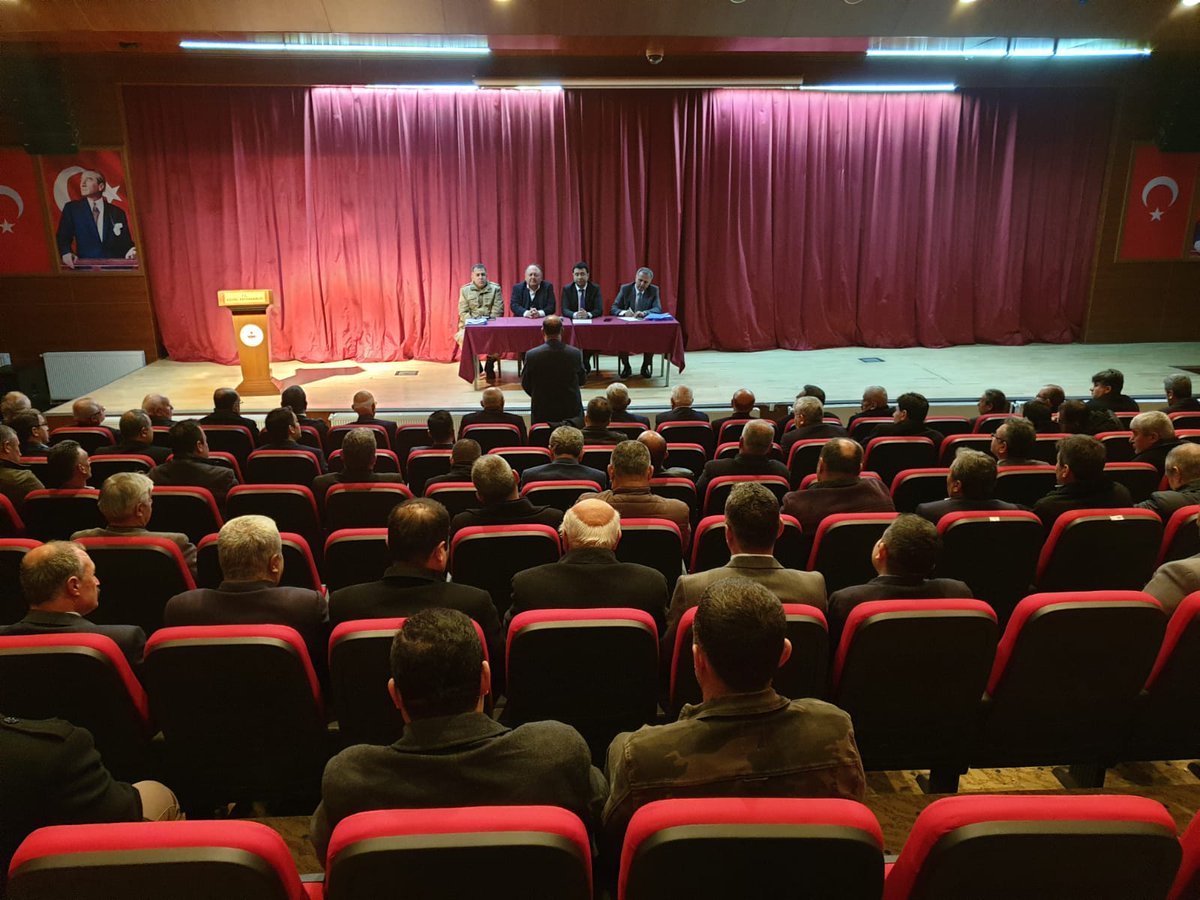kadirlibel's tweet photo. Şubat ayı Halk ve Güvenlik toplantısını Kaymakamımız Ahmet Arık başkanlığında, Kurum Müdürleri, muhtarlarımız ve halkımızın katılımı ile gerçekleştirdik. https://t.co/uv7aQXeoMR