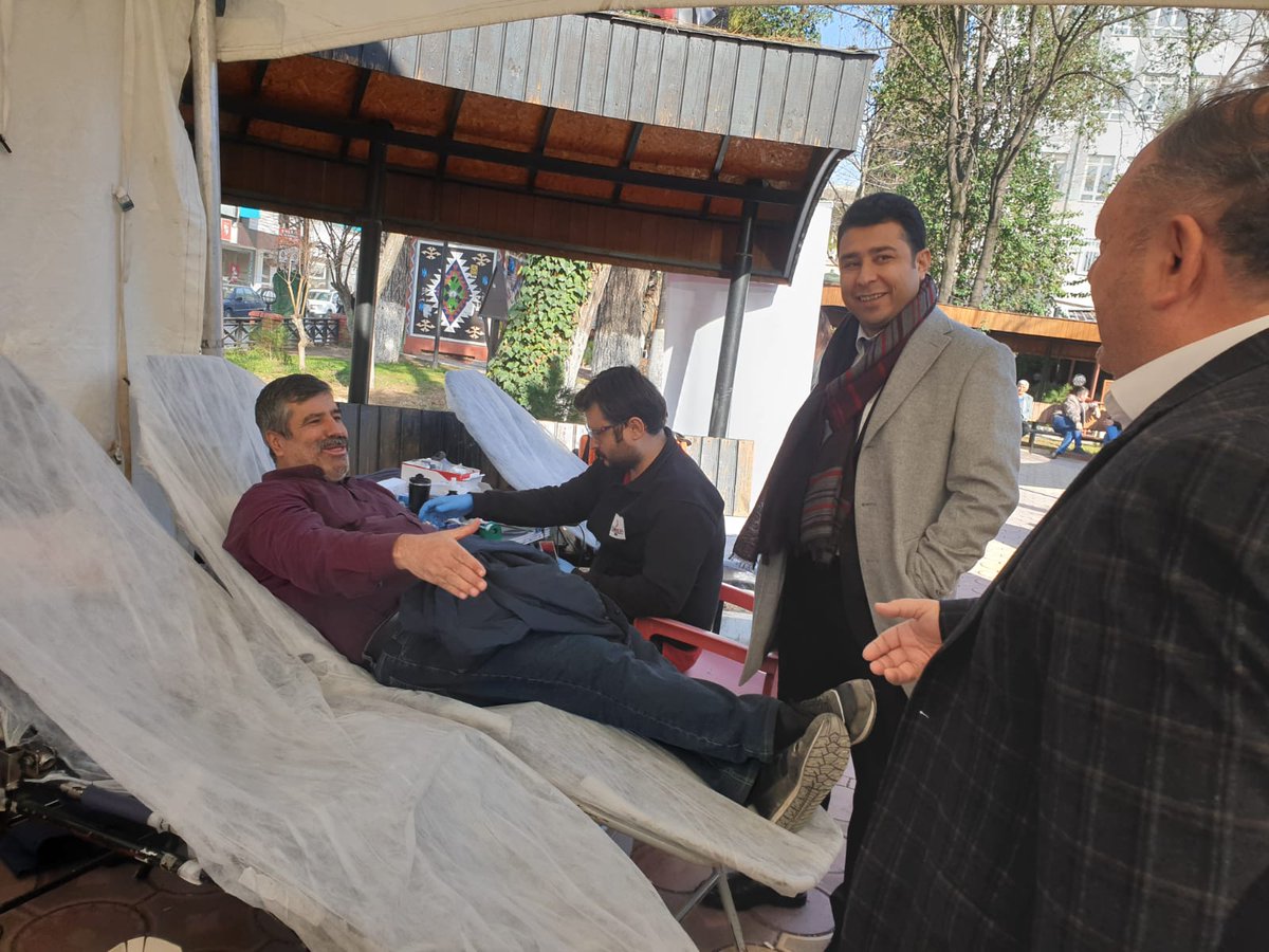 kadirlibel's tweet photo. Kadirli Belediyemizinde desteklediği Türk Kızılay Kadirli Şubesi tarafından 3-7 Şubat tarihleri arasında Üçgen Parkta Kan ve Kök Hücre Bağış kampanyasına Kaymakamımız Ahmet Arık, Emniyet Müdürümüz, İlçe Jandarma Komutanımız ve Muhtarlar Derneği Başkanımız ile birlikte katıldık. https://t.co/KPFDeAeXwx