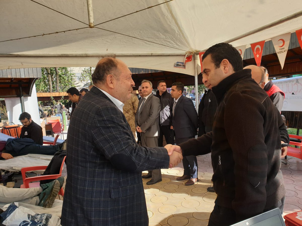 kadirlibel's tweet photo. Kadirli Belediyemizinde desteklediği Türk Kızılay Kadirli Şubesi tarafından 3-7 Şubat tarihleri arasında Üçgen Parkta Kan ve Kök Hücre Bağış kampanyasına Kaymakamımız Ahmet Arık, Emniyet Müdürümüz, İlçe Jandarma Komutanımız ve Muhtarlar Derneği Başkanımız ile birlikte katıldık. https://t.co/KPFDeAeXwx