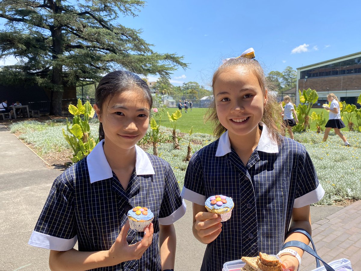 Ravenswood_News's tweet photo. A message from our 2020 Prefects: Our activities for #LoveRavoDay2020 got underway today with a Bake Sale! Using the expertise of Yr 12, we raised $340 for the Uniting Church Moderator’s Bushfire Appeal! You too can contribute at: https://t.co/39AY8rwuwB #8daystogo #Ravo #charity https://t.co/LpSncCrg9t