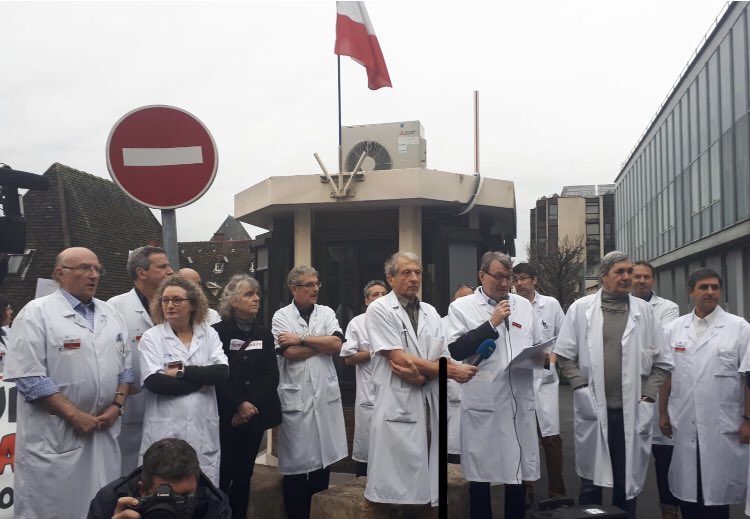 DrAlexisTalbot's tweet image. Démission ce matin de 19 chefs de service à l hôpital Saint Louis, Paris @Univ_Paris @HopSaintLouis @cih_st @APHP @CollectInterHop @MinSoliSante