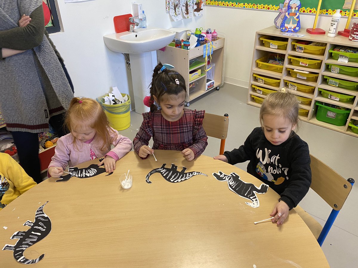 BISTFoundation's tweet photo. In IPC this morning F1 looked at what dinosaur bones looked like, they then painted bones onto a dinosaur template #IPC #dinosaurdetectives #makingbones #creative #bist #earlyyears https://t.co/FdTPYPsEFx