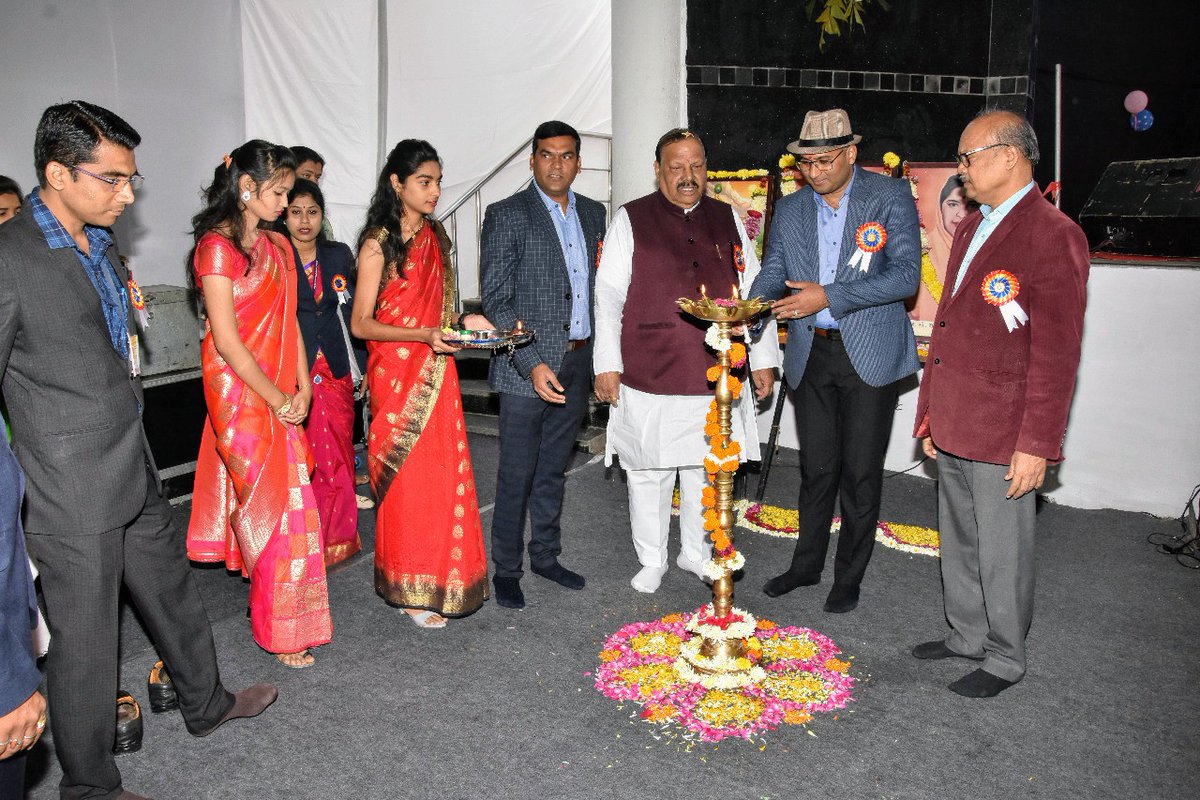 DocRoShGlobal's tweet photo. Glad to share that @DrRoshanPalewar invited as #ChiefGuest &amp; #KeynoteSpeaker for 2 Days National Pharma Conference organized by Agnihotri College of Pharmacy Wardha
#National #Conference #FutureofNation #Pharmaceuticals #Education #Entrepreneurship #DocRoShHealth #DocRoShGlobal https://t.co/U8mGQmdXJc
