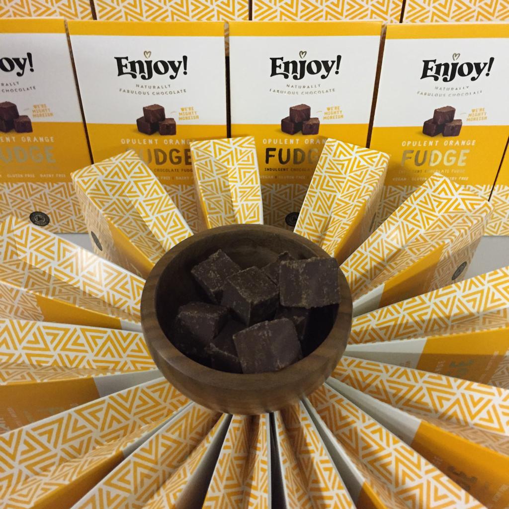 joyofenjoy's tweet photo. 🍫Dairy Free 🍫Organic 🍫Soya Free 🍫No Refined Sugar 🍫Gluten Free 🍫Raw Cacao 🍫Palm Oil Free 🍫Coeliac Friendly
.
#chocoholic #fudge #orangefudge #glutenfreetreats #glutenhour #coeliactreats #raw #rawcacao #organic #madeintheuk #hampshire #healthylife #eatwell https://t.co/BLfC1wyMgy