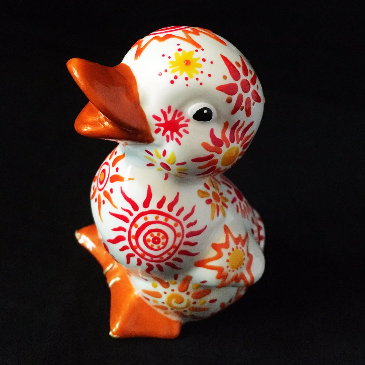 Hazceramics's tweet photo. Have a quacky Monday with my lovely duck painted in my Blaze design. Available on Etsy priced at ยฃ11.50 with free U.K. shipping. Take a look ๐๐ป https://t.co/bsfuSuXFoJ #earlybiz #MondayMotivation #ducks #potteryanimals #artist https://t.co/ghEecY9MYQ