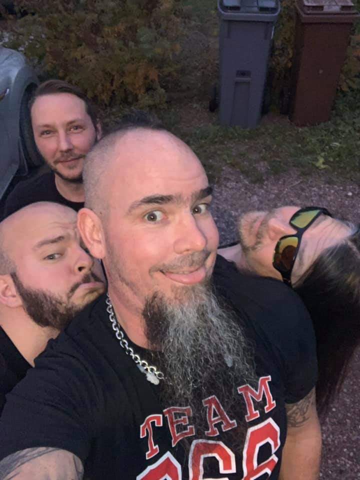 Have a fantastic METHANE MONDAY!! 🤘💥💥🤘
#MethaneMonday #CrazyMetalheads #Metalfamily ❤
@MethaneMetal @JMasterbo