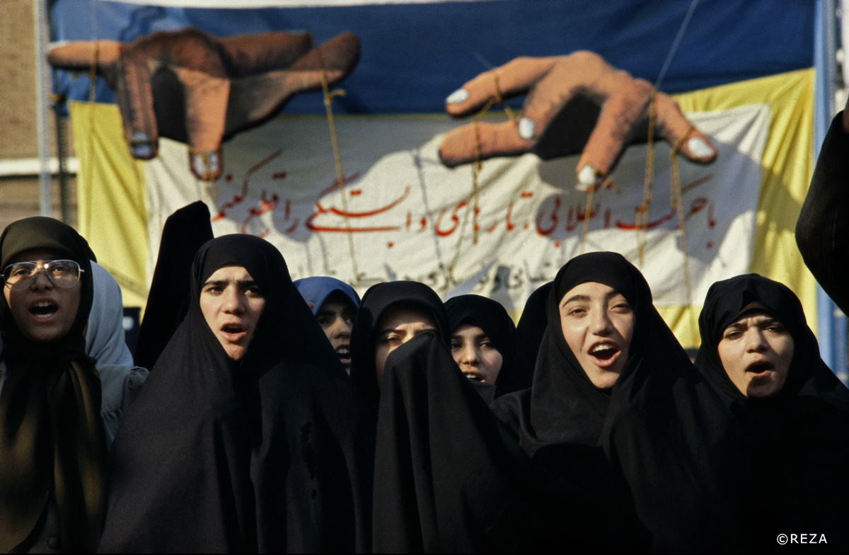 webistan_crea's tweet photo. RENDEZ-VOUS : 
signature du livre "Iran, rêves et dérives"
en présence de @REZAphotography 

Librairie Au vent des mots 
7 rue du port, 56100 Lorient

22 février 2020, de 16h à 18h 
Venez nombreux !

https://t.co/Gbhk73afDO https://t.co/x9nOM6HDAC
