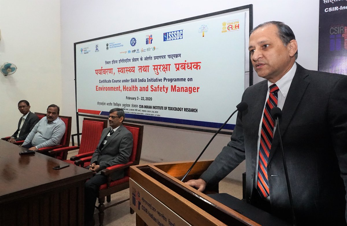 CSIR_IITR's tweet photo. Skill Development Course on “#Environment, #Health and #SafetyManager” jointly organized by @CSIR_IITR, @NSDCINDIA and @LifesciencesSSC is inaugurated by @Alok_Dhawan 
@drharshvardhan @shekhar_mande @CSIR_IND @MSDESkillIndia #NSDC #LSSSDC https://t.co/FnCR2Zt99M