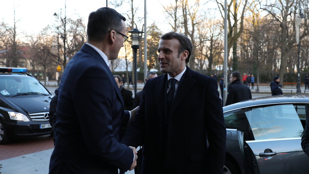 Powitanie premiera i prezydenta.