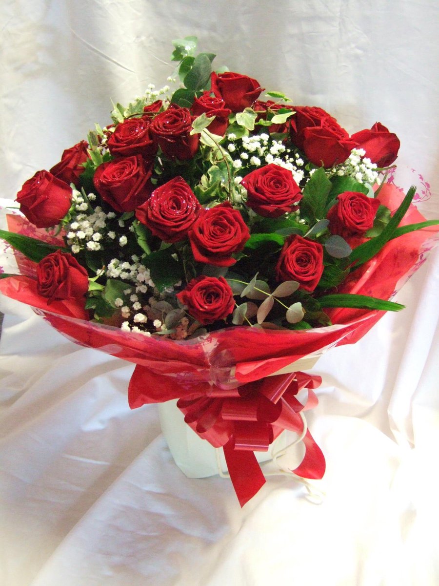 February means VALENTINES Day 😍 01282 861891 for all your flowery needs