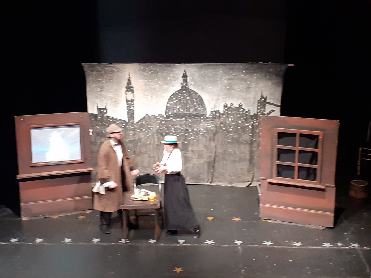 NDS_THEATRE's tweet photo. Upper nursery and the Infants are being treated to a fabulous show from @Quantum_Theatre this afternoon! What a fabulous start to #numbersweek #mathsisfun https://t.co/CduLpupS5d