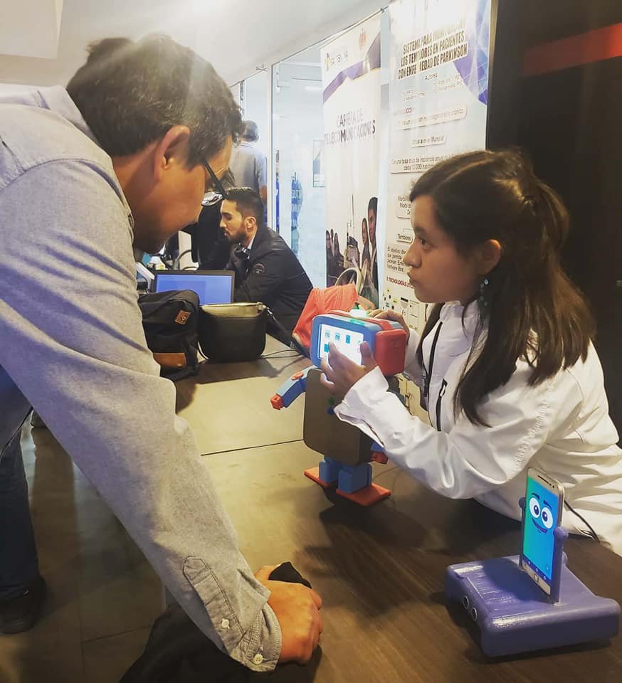 inclusionups's tweet photo. En la #NochedelasIdeas2020 💡💡, la Cátedra UNESCO "Tecnologías de Apoyo para la Inclusión... estuvo presente con sus proyectos de investigación 🤖que brindan soporte a la educación inclusiva. https://t.co/APww75XSvb