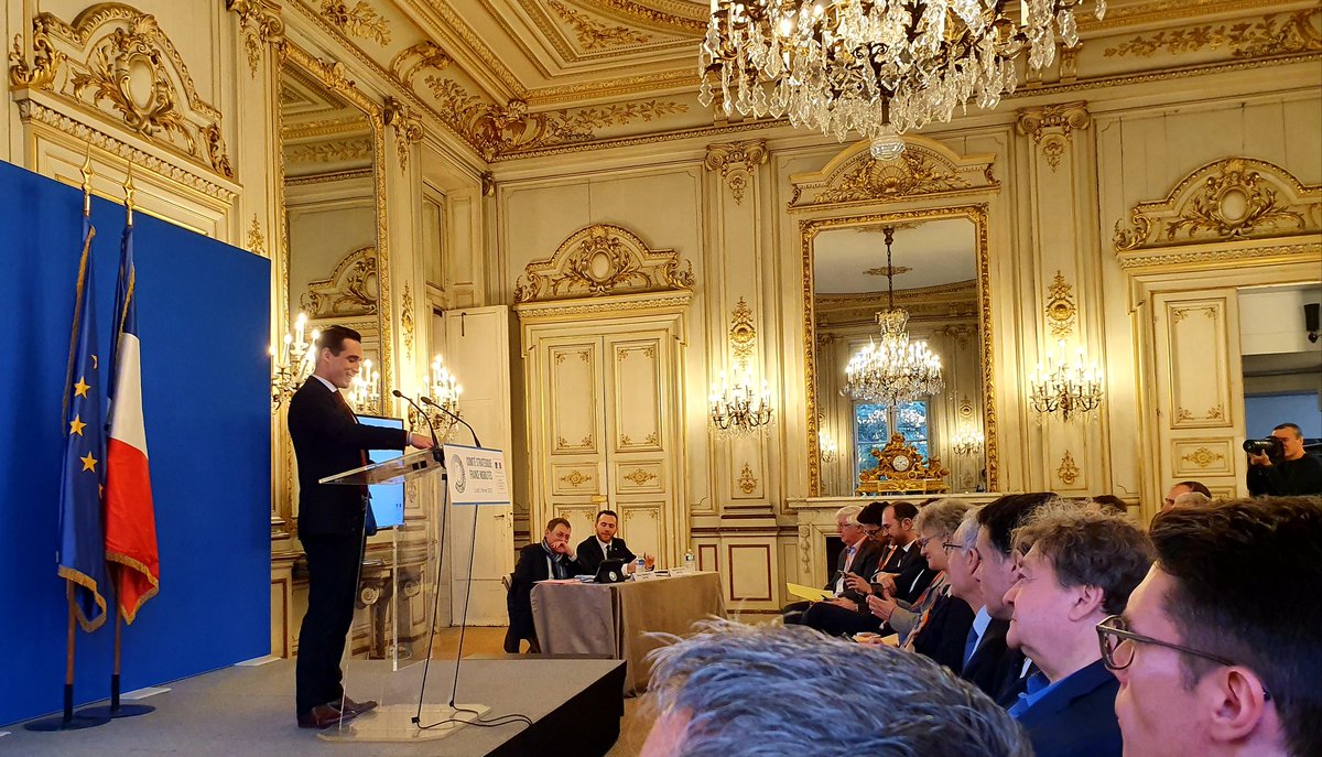 IDRRIM's tweet photo. L'@IDRRIM participe à la 1ère réunion du Comité Stratégique de France Mobilités @FrenchMobility ouvert par @Djebbari_JB et coprésidé par @jmzulesi & Marc Papinutti #DGITM @Min_Ecologie #CoStrat #mobilité #innovation #CollTerr #IDRRIM https://t.co/R72CIKF9a0