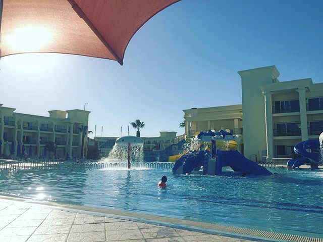 indra922's tweet photo. #relax 
#healingtime #familytrip
#hurghada #hilton #resort 
#travel in #egypt https://t.co/qDcTe6HgUe https://t.co/xzGiutfKyl