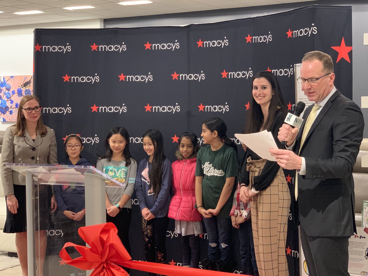 Students and staff from Novi Parkview.