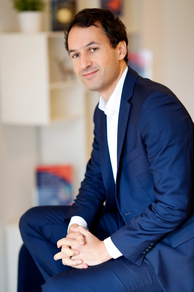 Adepte de l’observation directe et du recueil de données en situation, Cédric s’intéresse d’abord à la « vraie vie », aux comportements réels, à ce qui est dit autant qu’à ce qui est non-dit. Ce, afin d’imaginer des solutions singulières et durables. #experienceclient #Marketing