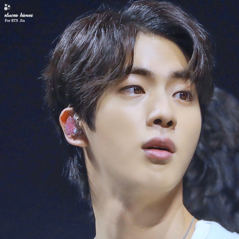 ppupzyy's tweet photo. helo? his eyes ?? H I S E Y E S. HIS HONEY BROWN EYES https://t.co/ozhQJPzntf