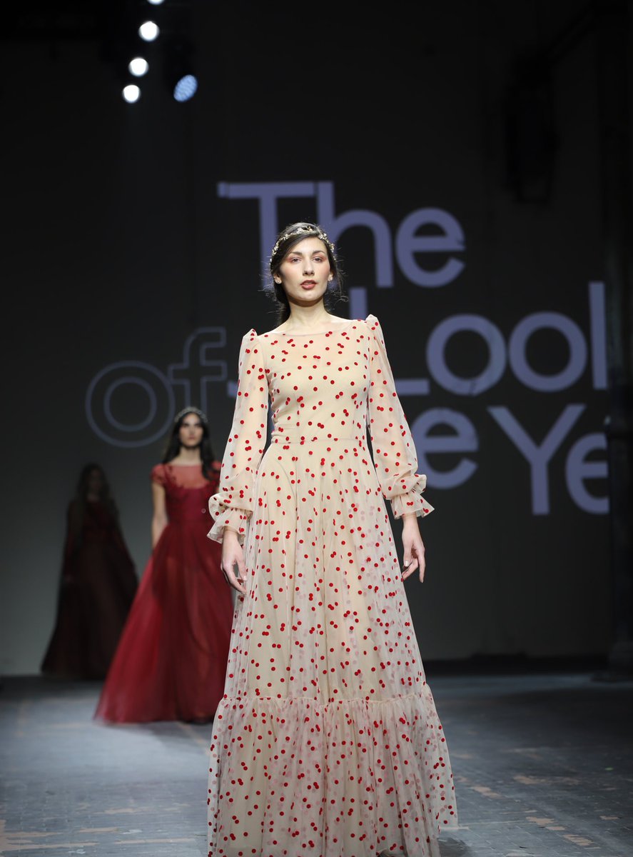 look_year's tweet photo. ALTAROMA • THE LOOK OF THE YEAR • FASHION TV - “FASHION and MODELS”
• Atelier Daniela De Souza •
#thelookoftheyear #altaroma #fashiontv #atelier #danieladesouza https://t.co/o62u6HSqCR