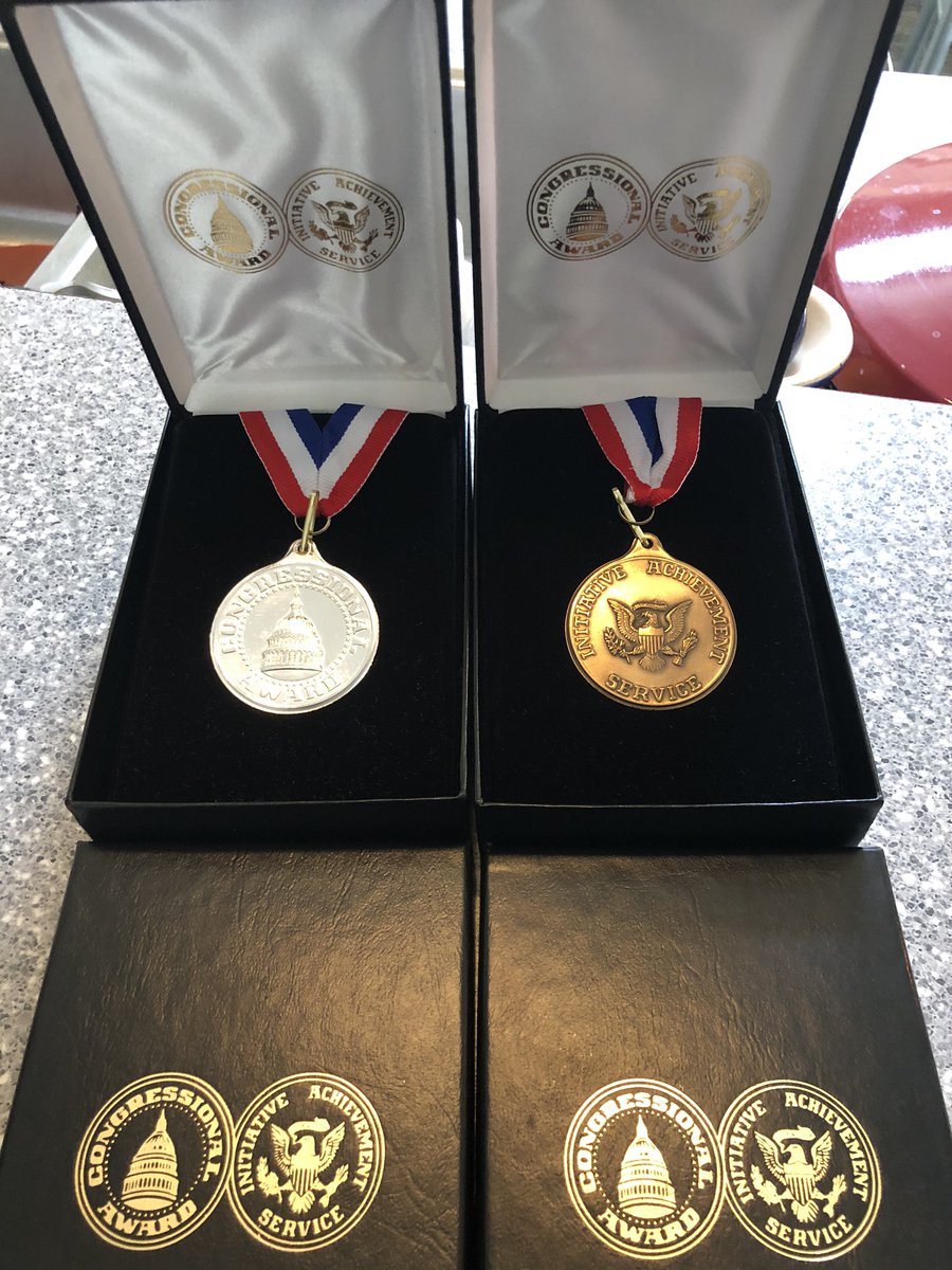 JayJackson70's tweet photo. The work is done but the journey just beginning!A Florida Gator has EARNED GOLD @theaward. It took some work/dedication but well worth the focus. @CaringAwards @carsonscholars @CokeFlorida @cokescholars @FLClubFootball @CarrollwoodDay @dreamersacademy @jsprinkles @MCJ1084 @UFOAS https://t.co/hxOm0zd82Q