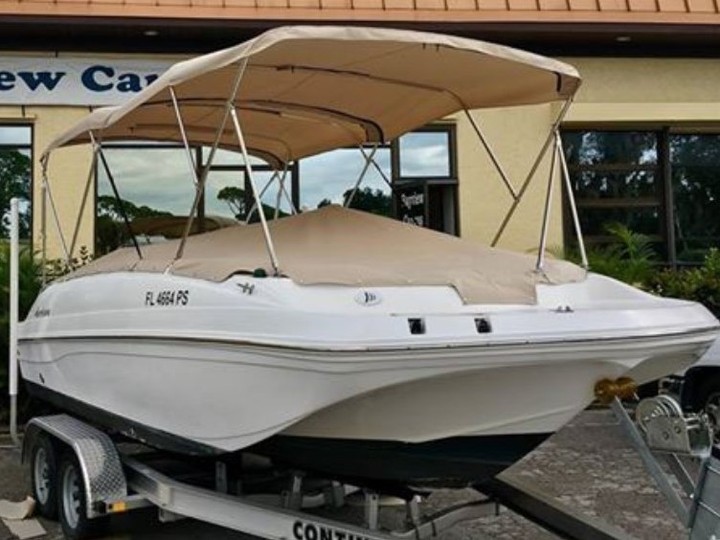 miamicorp's tweet photo. Repost via Tempotest USA: "Our Tempotest T102 Cappuccino was used by Bayview Canvas to create a full boat cover and a matching shade cover for this boat.   #TempotestUSA #ParàTempotest #TeflonExtreme #PerformanceFabric #ItalianStyle #MadeInItaly” https://t.co/16hH8r2Jpq https://t.co/flCODSHQwl