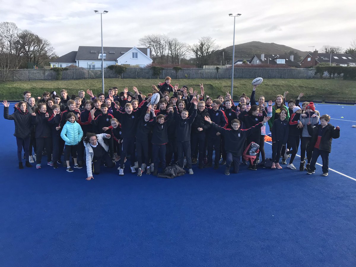 ste_costelloe's tweet photo. Fantastic day in #suttonpark with the TY students putting all of the rugby knowledge the have gained over the last 5 weeks in prctice by coaching the local 5th and 6th class! Well done all! #tycoaching #futurecoaches @LeinsterBranch https://t.co/ga87xESD0v