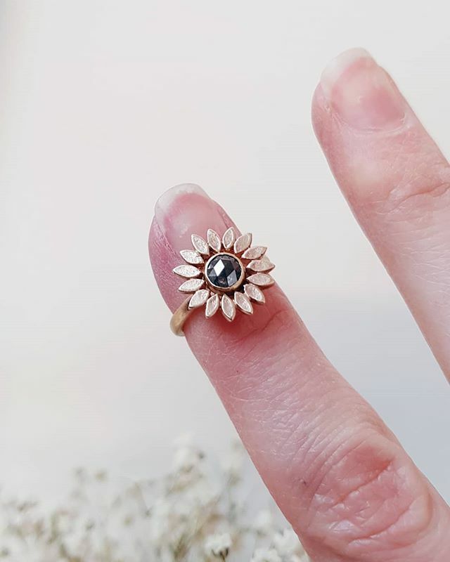 Back in the studio for the first time without the babe. Feeling strange to be without him, but so good to be able to do some making. This little beauty is back for a resize having been snapped up @goldsmithsfair. Such a dreamy diamond ift.tt/2Sdb26j