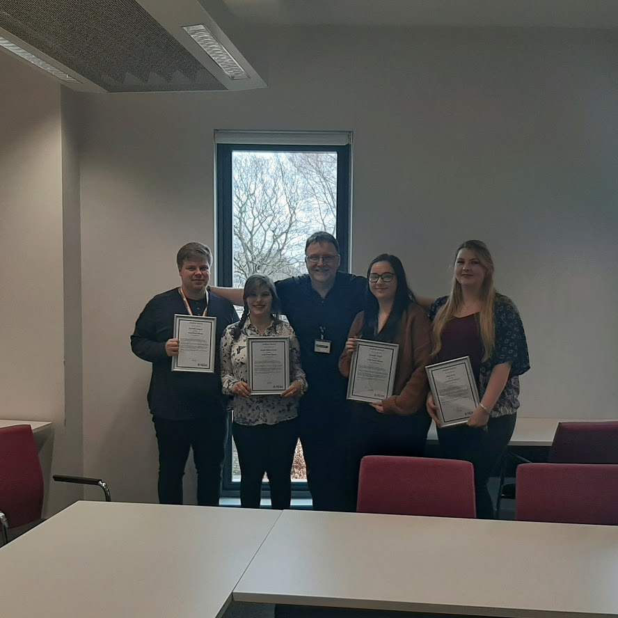 SHUFaIRGroup's tweet photo. Some of our wonderful #TeamForensic MSc @PSP_Hallam @sheffhallamuni students collecting their #Sheffield 'Good Work Minute' award from @syptweet for the work they did on knife crime and stop and search! https://t.co/RciD4XgJh6